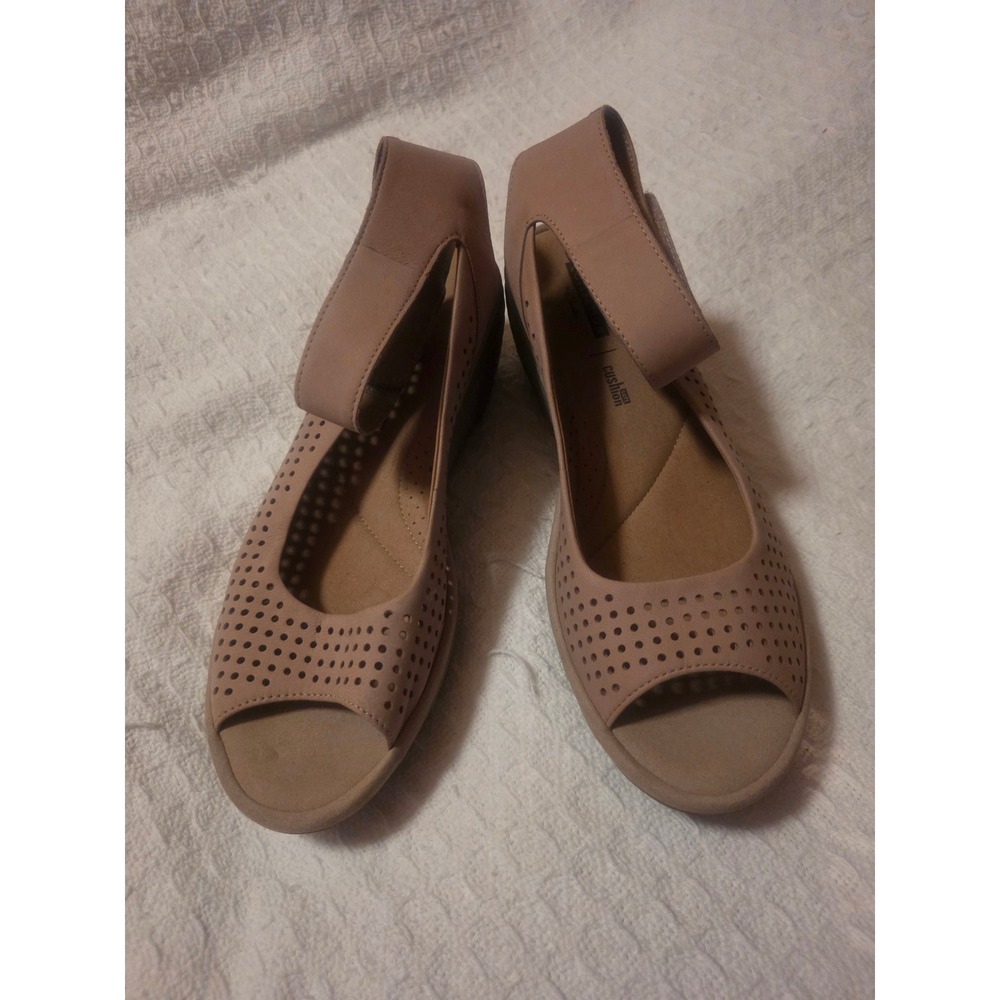 Clarks Collection Nude Perforated Wedge Sandals Ankle Strap Tan Womens Size 9 M